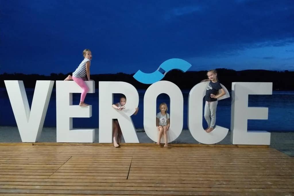 Toelgyerdo Apartman Veroce ภายนอก รูปภาพ