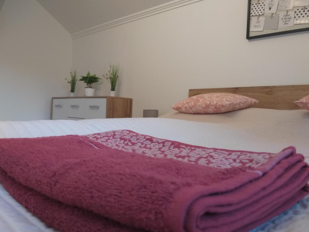 Toelgyerdo Apartman Veroce ภายนอก รูปภาพ