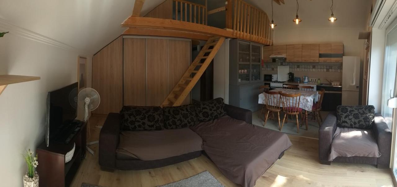 Toelgyerdo Apartman Veroce ภายนอก รูปภาพ