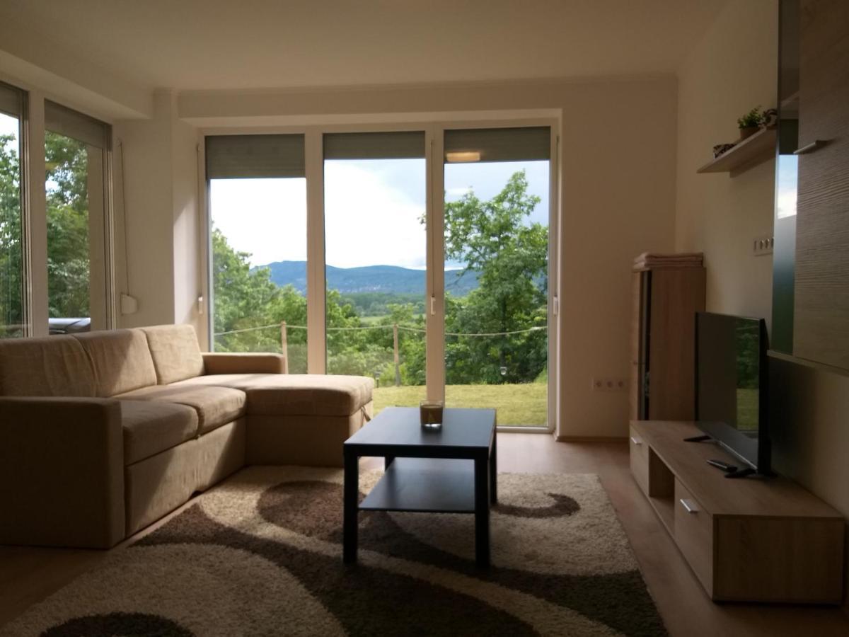 Toelgyerdo Apartman Veroce ภายนอก รูปภาพ